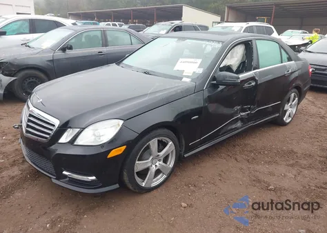 2012 Mercedes-Benz E 350 z USA, uszkodzony, nr VIN WDDHF5KB8CA657100